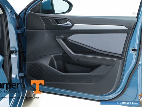 Used 2025 Volkswagen Jetta SE w/ Sunroof Package FWD image 31