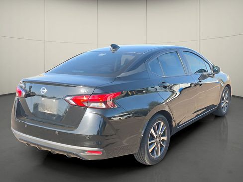 Used 2021 Nissan Versa SV FWD image 8