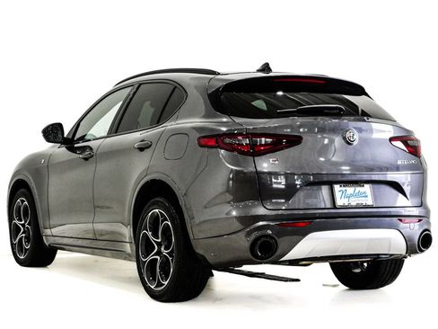 Used 2023 Alfa Romeo Stelvio Ti AWD/4WD image 9