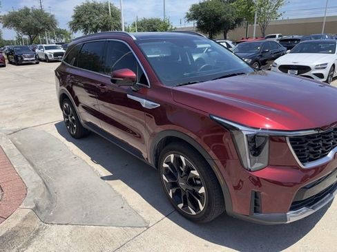 Certified 2025 Kia Sorento SX FWD image 4