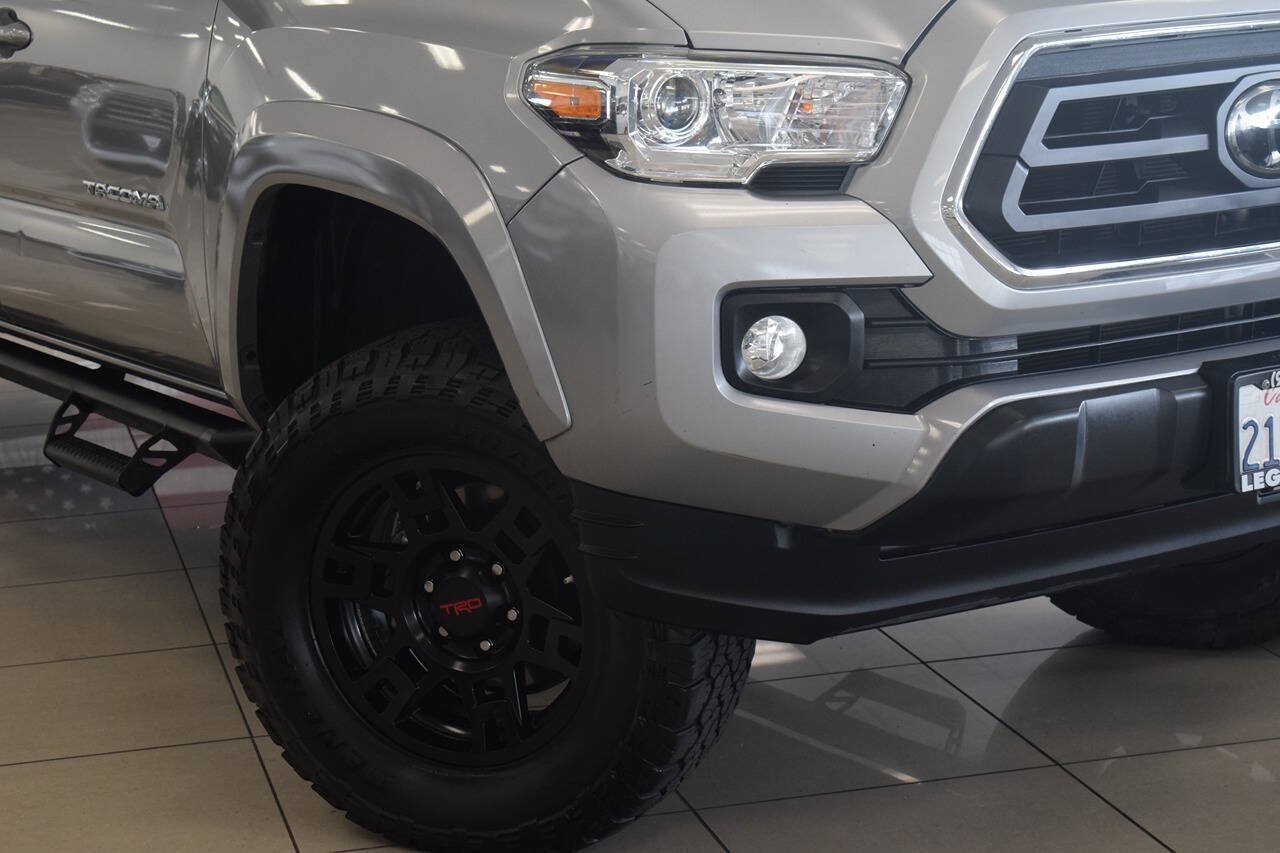 Used 2021 Toyota Tacoma SR5 w/ Technology Package AWD/4WD image 35