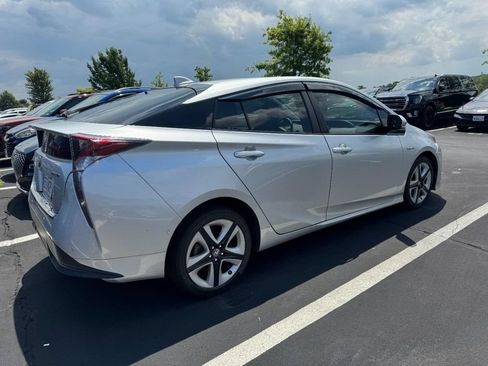 Used 2016 Toyota Prius Four Touring w/ Premium Convenience Package FWD image 3