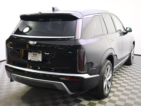 New 2027 Cadillac Vistiq Luxury w/ LPO, Floor Liner Package AWD/4WD image 6
