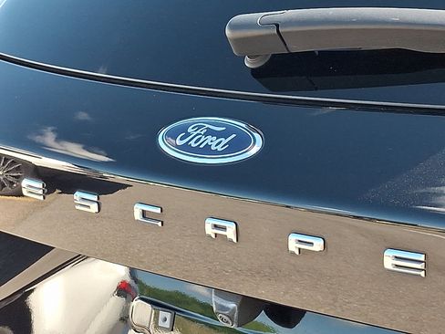 Used 2024 Ford Escape ST-Line w/ Tech Pack #1 AWD/4WD image 30