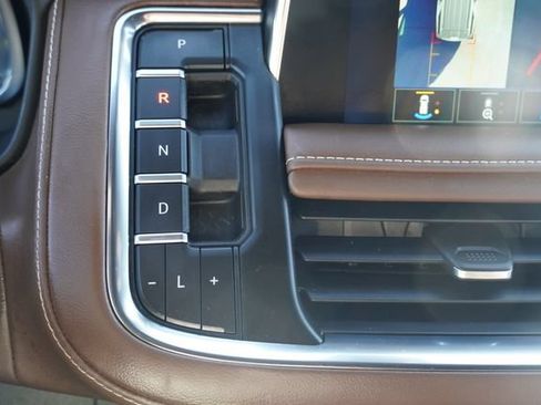 Used 2022 Chevrolet Tahoe High Country RWD image 30