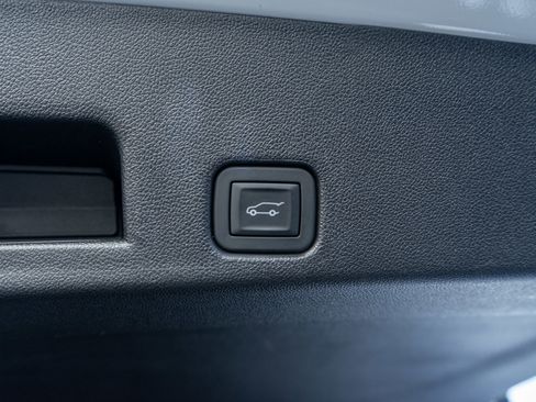 Used 2025 Buick Enclave Preferred image 10