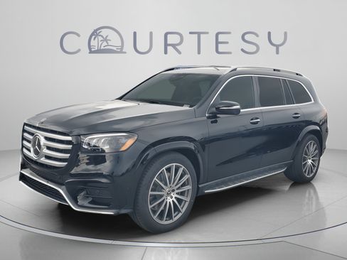 Certified 2026 Mercedes-Benz GLS 580 4MATIC image 1