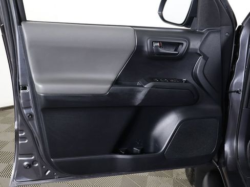 Used 2018 Toyota Tacoma SR w/ SR Convenience Package RWD image 19