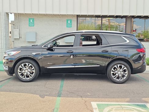 Used 2021 Buick Enclave Avenir w/ Avenir Technology Package FWD image 4