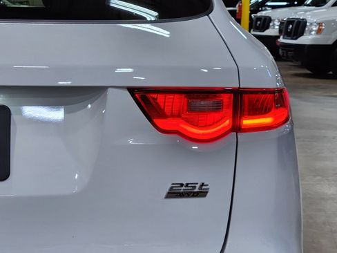 Used 2020 Jaguar F-PACE Premium AWD/4WD image 22
