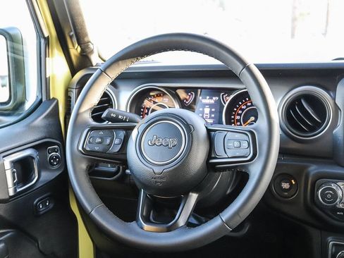 Used 2023 Jeep Wrangler Unlimited Sport AWD/4WD image 18