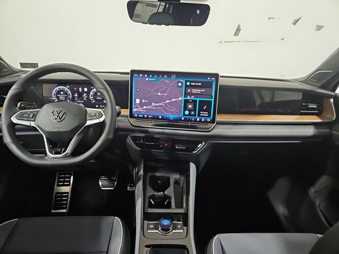 New 2026 Volkswagen Tiguan SEL R-Line AWD/4WD image 12