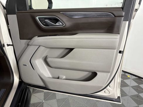 Used 2021 GMC Yukon XL SLT w/ SLT Luxury Plus Package AWD/4WD image 12
