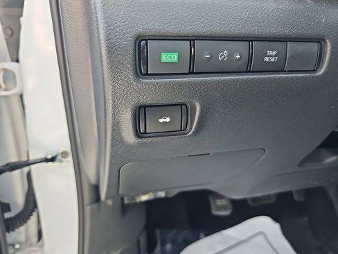 Used 2025 Nissan Sentra S FWD image 32