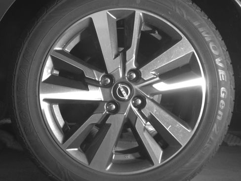 Used 2025 Nissan Versa SV FWD image 11