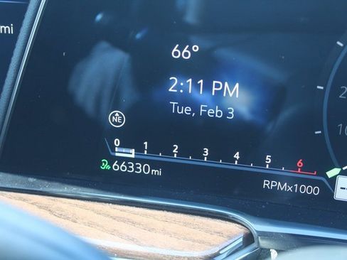 Used 2023 Cadillac Escalade ESV Sport Platinum w/ LPO, ONYX Package image 28