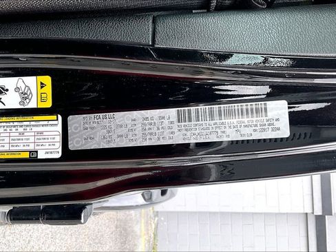 Used 2018 Jeep Wrangler Unlimited Sahara image 6