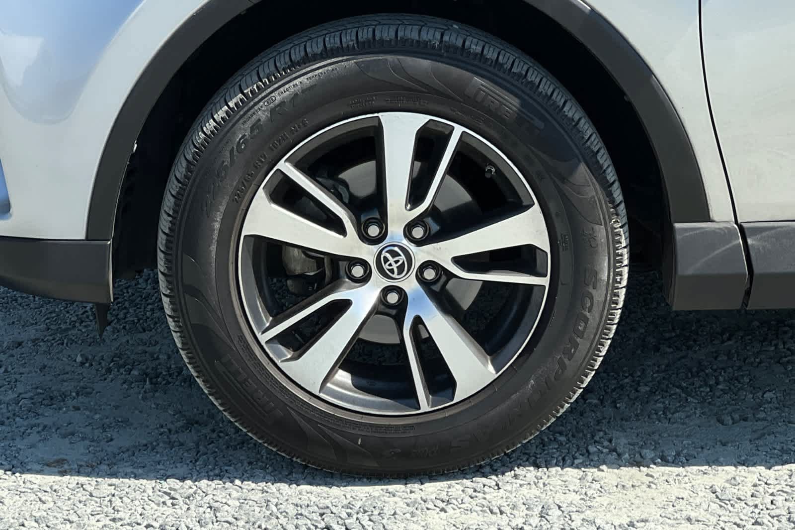 Used 2018 Toyota RAV4 XLE FWD image 12
