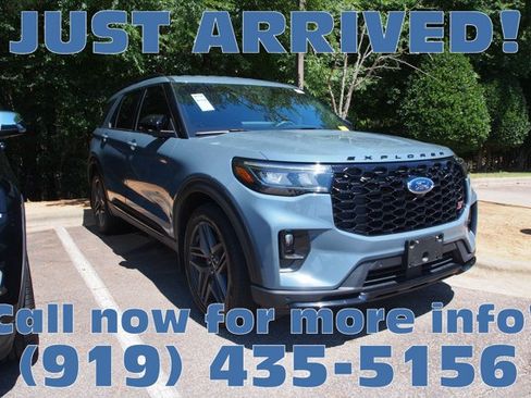 Certified 2025 Ford Explorer ST AWD/4WD image 1