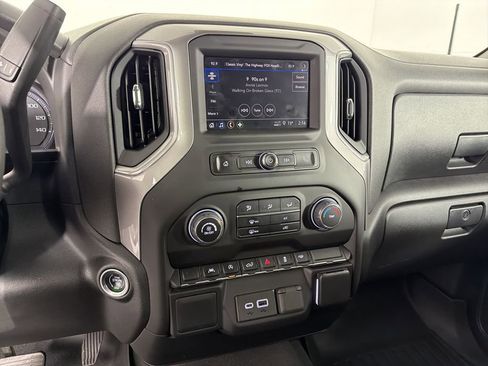 Used 2022 Chevrolet Silverado 1500 Custom image 25