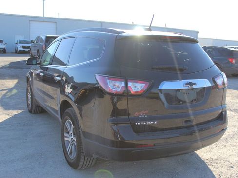 Used 2017 Chevrolet Traverse LT image 5