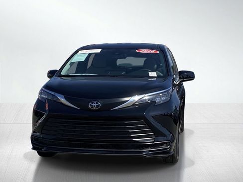 Certified 2026 Toyota Sienna LE FWD image 13