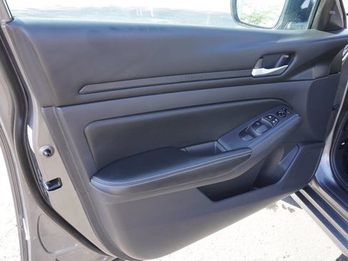 Certified 2025 Nissan Altima 2.5 SV FWD image 14
