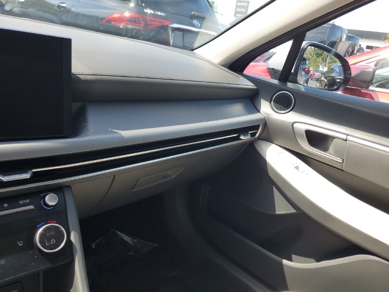 Used 2025 Hyundai Sonata SEL FWD image 24