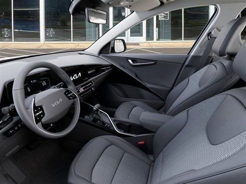New 2026 Kia Niro EX FWD image 17