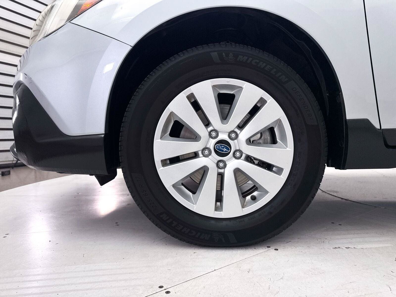 Used 2019 Subaru Outback 2.5i Premium AWD/4WD image 4