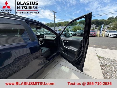 Used 2023 Toyota RAV4 XLE AWD/4WD image 54