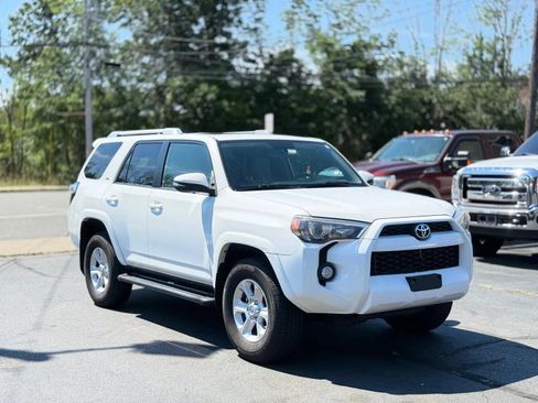 Used 2015 Toyota 4Runner SR5 Premium AWD/4WD image 2
