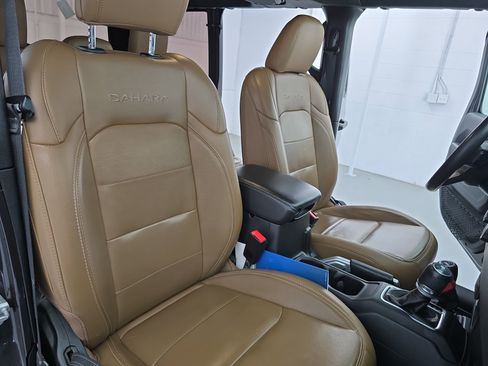 Used 2021 Jeep Wrangler Unlimited Sahara image 10