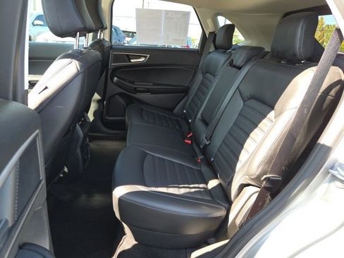 Used 2022 Ford Edge SEL image 11