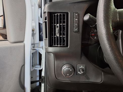 Used 2025 GMC Savana 2500 w/ Driver Convenience Package RWD image 18