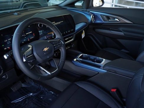 New 2025 Chevrolet Equinox EV LT image 22