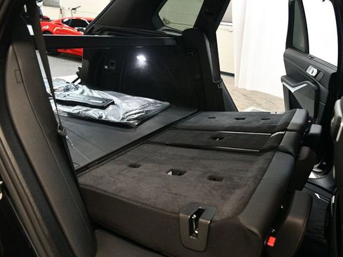 Used 2025 BMW X5 xDrive40i w/ Executive Package image 82