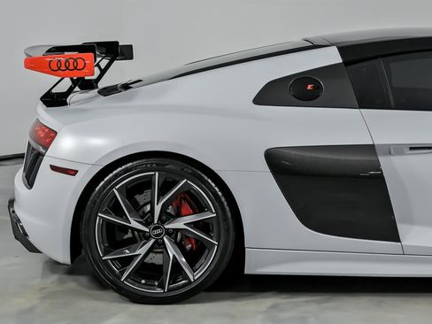 Used 2017 Audi R8 V10 image 13