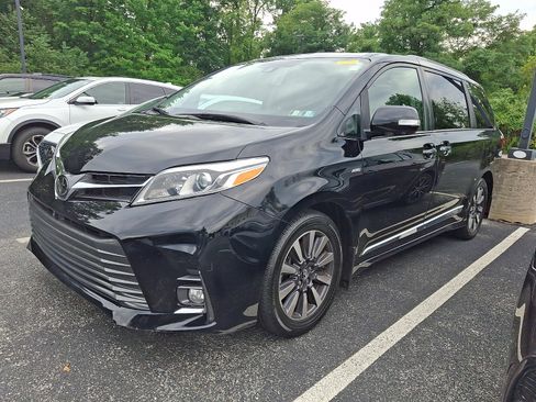 Used 2019 Toyota Sienna Limited Premium w/ Protection Package AWD/4WD image 2