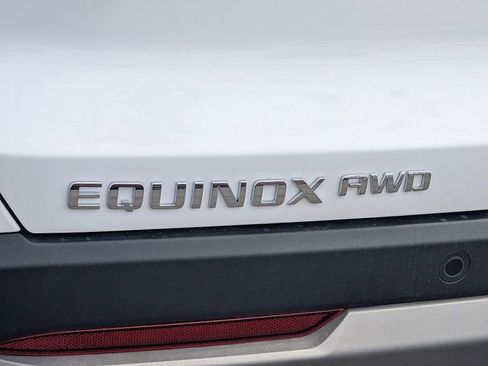 New 2026 Chevrolet Equinox LT w/ Convenience Package II AWD/4WD image 11