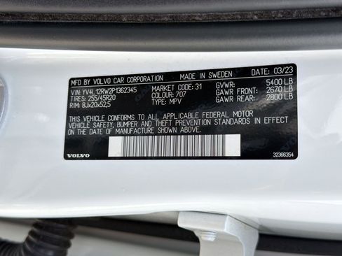 Used 2023 Volvo XC60 B5 Plus w/ Climate Package AWD/4WD image 18