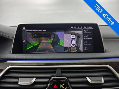 Used 2022 BMW 750i xDrive AWD/4WD image 21