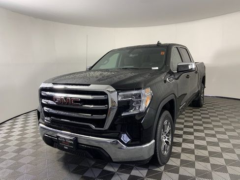 Used 2020 GMC Sierra 1500 SLE w/ SLE Value Package image 5