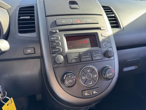 Used 2013 Kia Soul + image 27