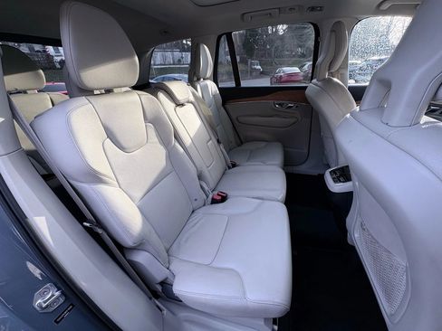 Used 2021 Volvo XC90 T6 Momentum image 20