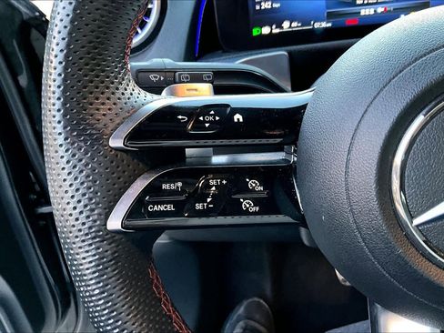 Used 2024 Mercedes-Benz GLB 250 image 24