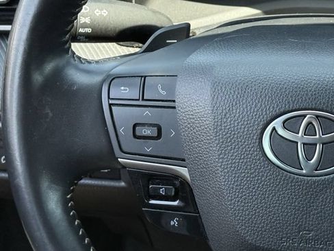 Used 2025 Toyota Camry SE FWD image 12
