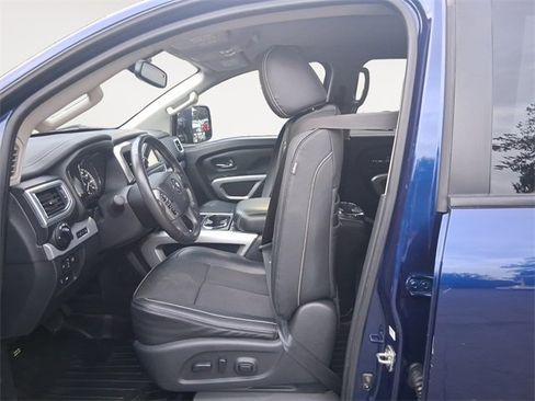 Used 2017 Nissan Titan PRO-4X image 9