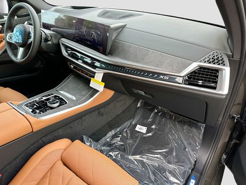 New 2026 BMW X5 xDrive50e w/ Executive Package image 24