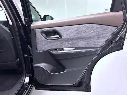 Certified 2023 Nissan Rogue SV AWD/4WD image 17